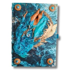 carnet sculpté “dragon d’eau” – création unique de l’atelier fée mains